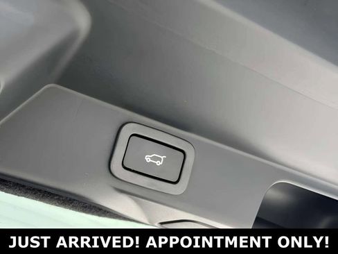 Used 2017 Land Rover Range Rover Sport HSE Dynamic image 17