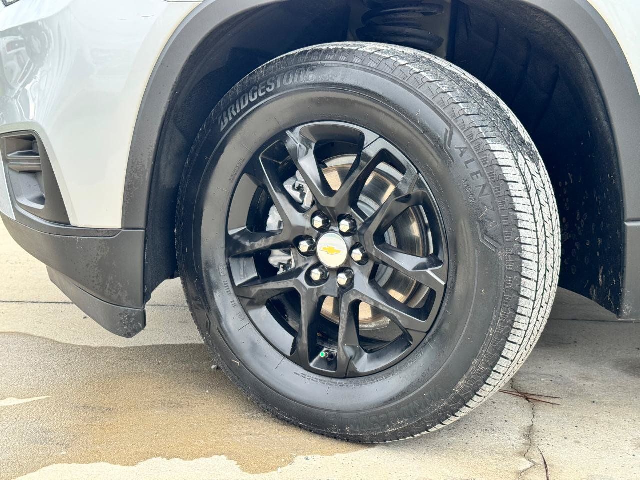 Used 2021 Chevrolet Traverse LS FWD image 31