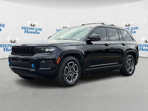 Used 2022 Jeep Grand Cherokee Trailhawk w/ Advanced Protech Group II image 2
