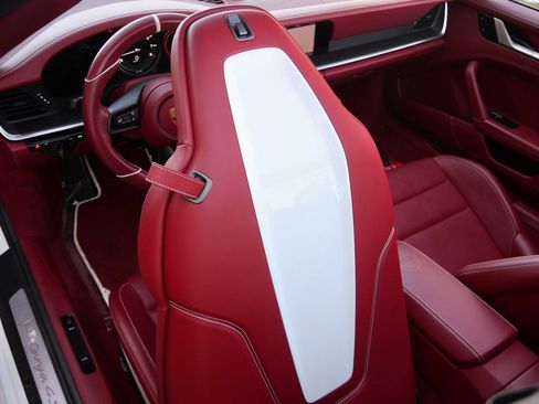 Used 2021 Porsche 911 Targa 4S image 24