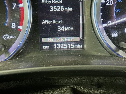 Used 2016 Toyota Highlander XLE image 18