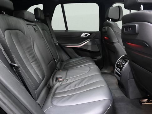 Used 2019 BMW X5 xDrive50i w/ M Sport Package AWD/4WD image 20
