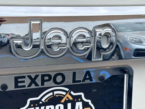 Used 2012 Jeep Grand Cherokee Laredo w/ Laredo E Group image 30