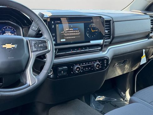 Used 2025 Chevrolet Silverado 2500 LT AWD/4WD image 14