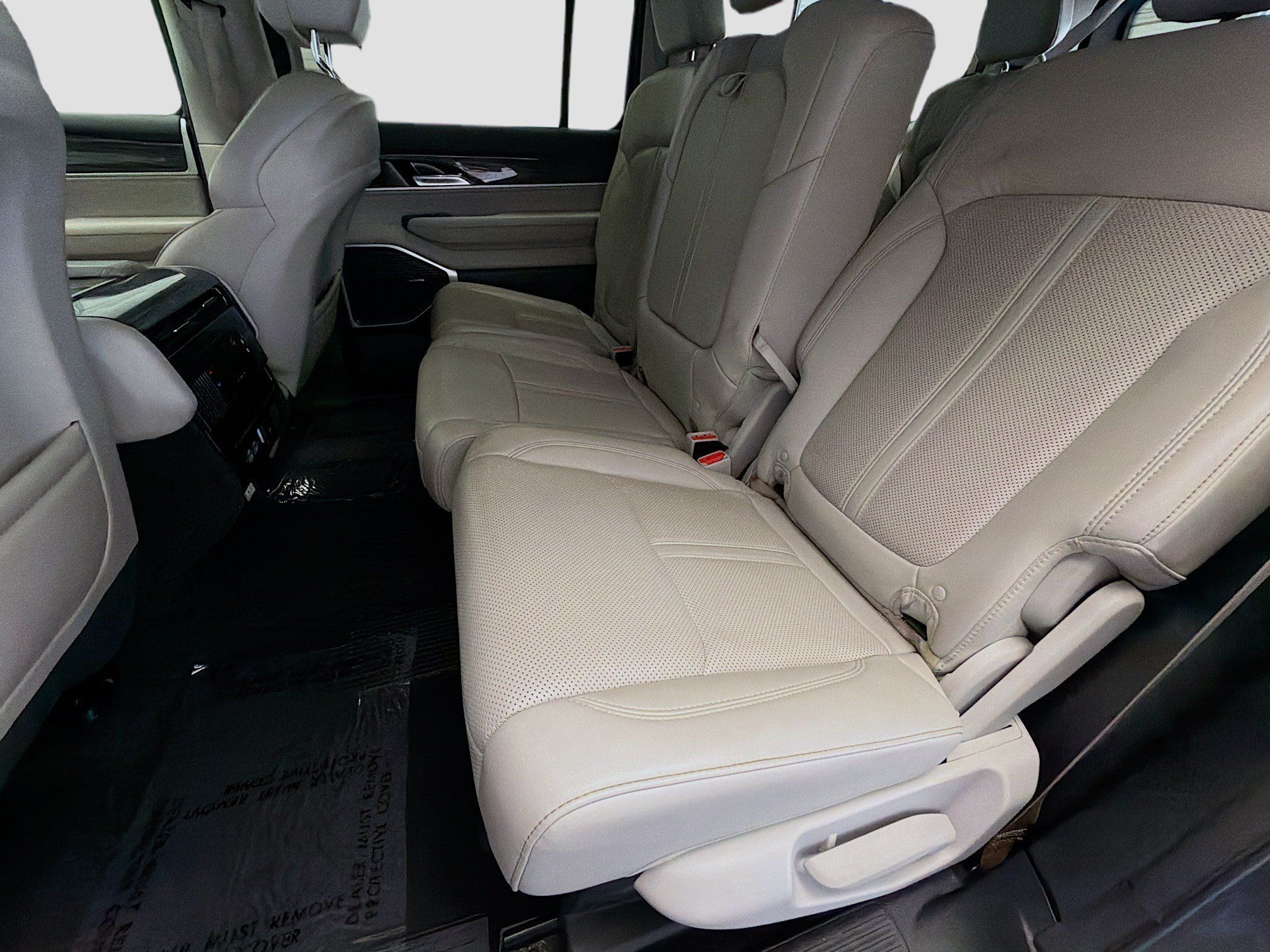 Used 2022 Jeep Wagoneer Series II AWD/4WD image 13