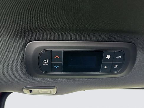 New 2026 Chrysler Pacifica Select image 26
