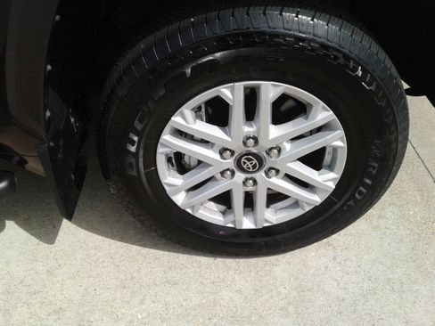 Used 2026 Toyota Tundra SR5 AWD/4WD image 9