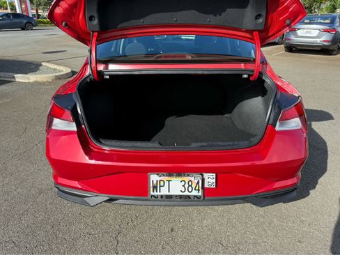 Used 2022 Hyundai Elantra SEL image 11