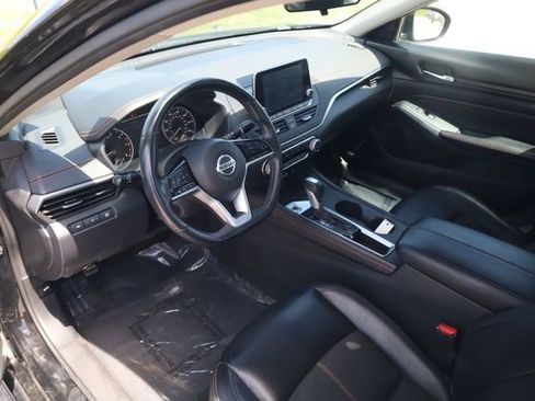 Certified 2021 Nissan Altima 2.5 SR FWD image 11