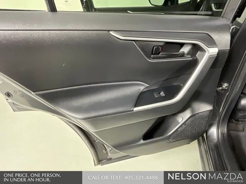 Used 2022 Toyota RAV4 LE FWD image 19