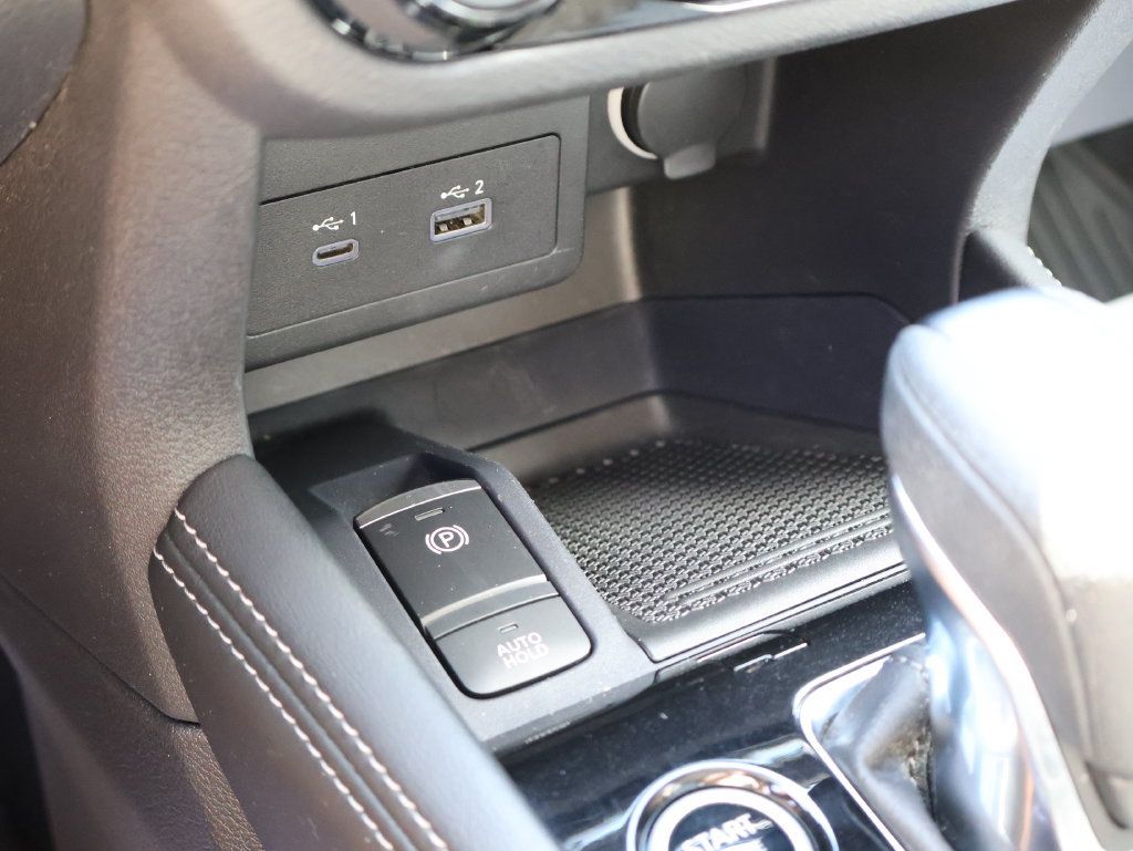 Used 2024 Nissan Kicks SR w/ SR Premium Package FWD image 36