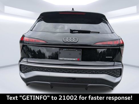 Used 2026 Audi Q3 quattro 2.0T w/ Driver Assistance Package AWD/4WD image 5