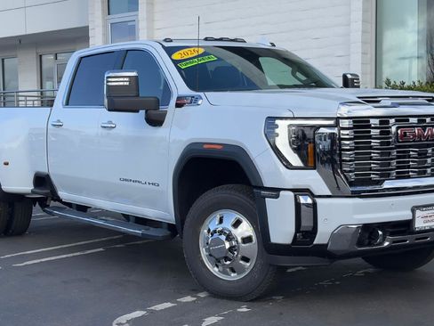 New 2026 GMC Sierra 3500 Denali w/ Denali Reserve Package image 2