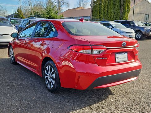 Used 2020 Toyota Corolla LE image 3
