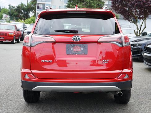 Used 2016 Toyota RAV4 XLE AWD/4WD image 4