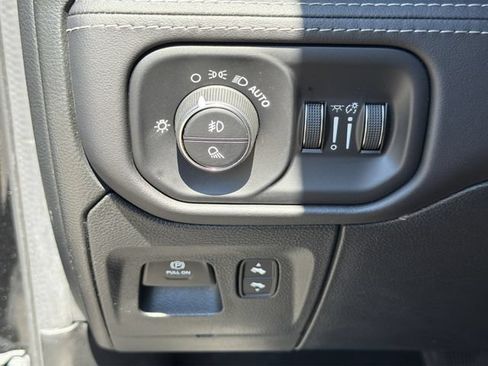 Used 2023 RAM 1500 Limited AWD/4WD image 31