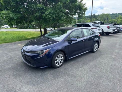 Used 2023 Toyota Corolla LE w/ Carpet Mat Package (TMS) FWD image 7