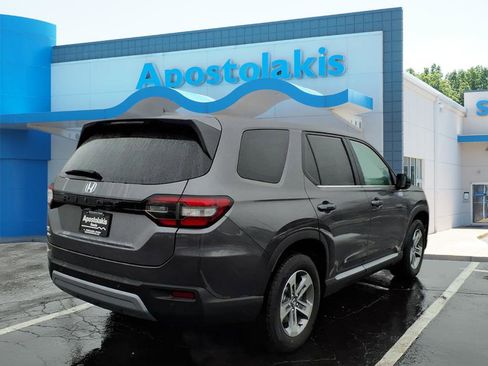 New 2025 Honda Pilot EX-L image 3