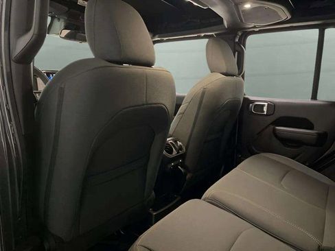 Used 2024 Jeep Wrangler Unlimited image 59