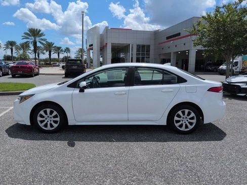 Used 2021 Toyota Corolla LE FWD image 7