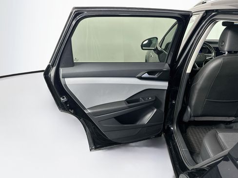 Used 2023 Volkswagen Taos SE FWD image 27