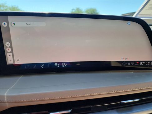 Used 2024 Cadillac XT4 Luxury w/ Cold Weather Package image 14