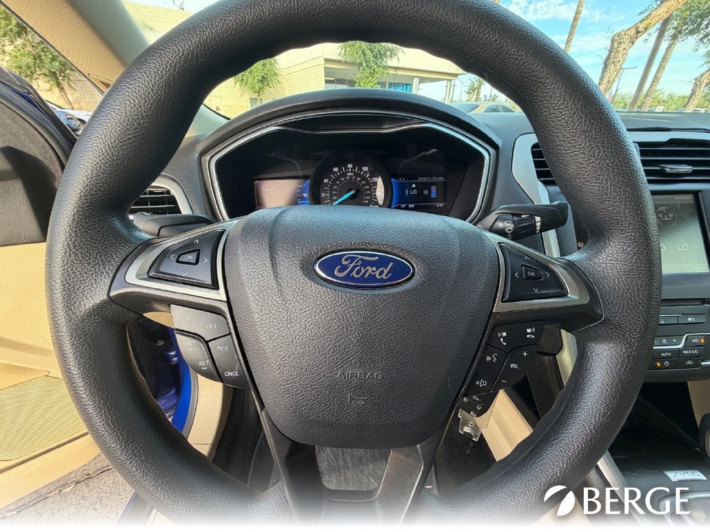Used 2016 Ford Fusion SE FWD image 24