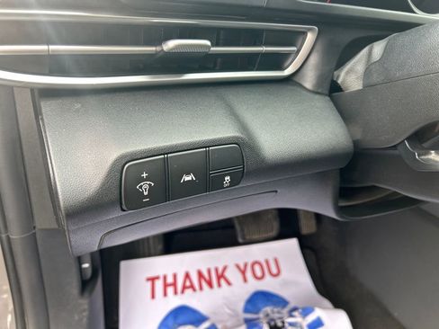 Used 2022 Hyundai Elantra SEL image 30