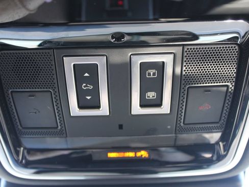 Used 2025 Land Rover Range Rover Velar Dynamic SE AWD/4WD image 51