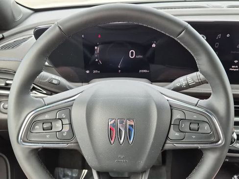 Used 2024 Buick Envista Sport Touring w/ Convenience I Package FWD image 18