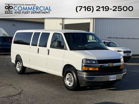Used 2025 Chevrolet Express 3500 LT w/ LT Preferred Equipment Group RWD image 1