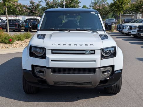 Used 2024 Land Rover Defender 110 X-Dynamic SE AWD/4WD image 8