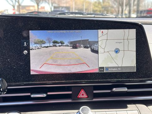 Used 2024 Hyundai Elantra SEL w/ Convenience Package image 28