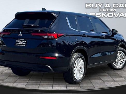 Used 2022 Mitsubishi Outlander ES AWD/4WD image 13