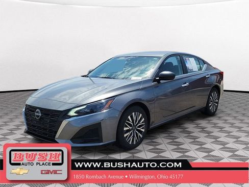 Used 2024 Nissan Altima 2.5 SV FWD image 2
