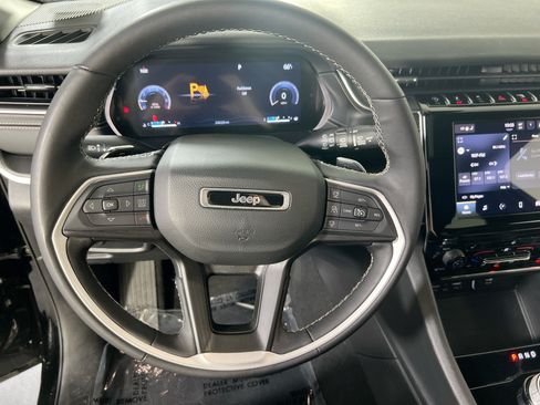 Used 2023 Jeep Grand Cherokee L Laredo AWD/4WD image 11