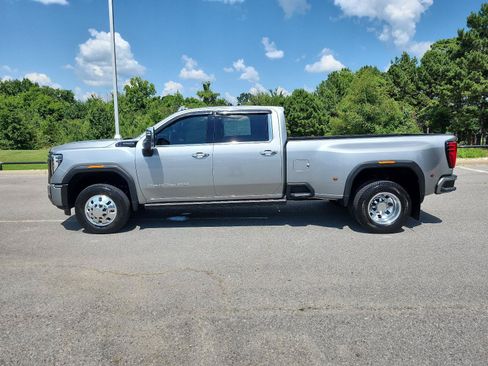 Certified 2025 GMC Sierra 3500 Denali Ultimate AWD/4WD image 2