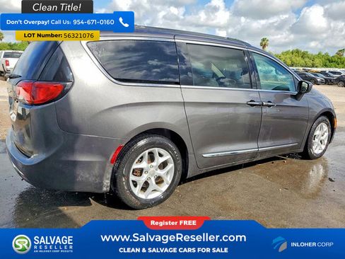 Used 2017 Chrysler Pacifica Touring-L w/ Tire & Wheel Group FWD image 4