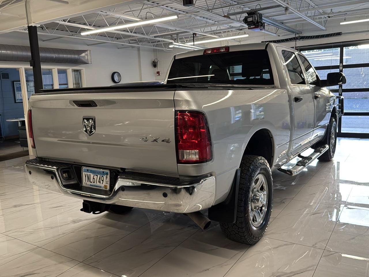 Used 2015 RAM 3500 Tradesman w/ Chrome Appearance Group AWD/4WD image 4