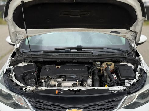 Used 2018 Chevrolet Cruze LT w/ Convenience Package FWD image 29