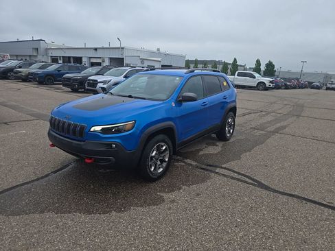 Used 2019 Jeep Cherokee Trailhawk AWD/4WD image 1