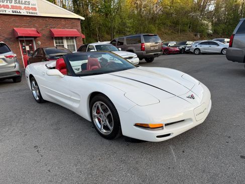Used 2002 Chevrolet Corvette Convertible w/ Preferred Equipment Group2 image 3