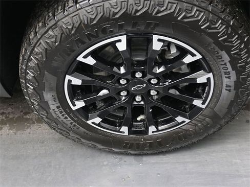 Certified 2024 Chevrolet Traverse Z71 w/ Enhanced Driving Package image 26