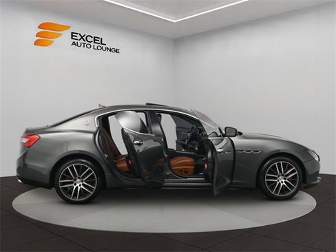 Used 2017 Maserati Ghibli image 40