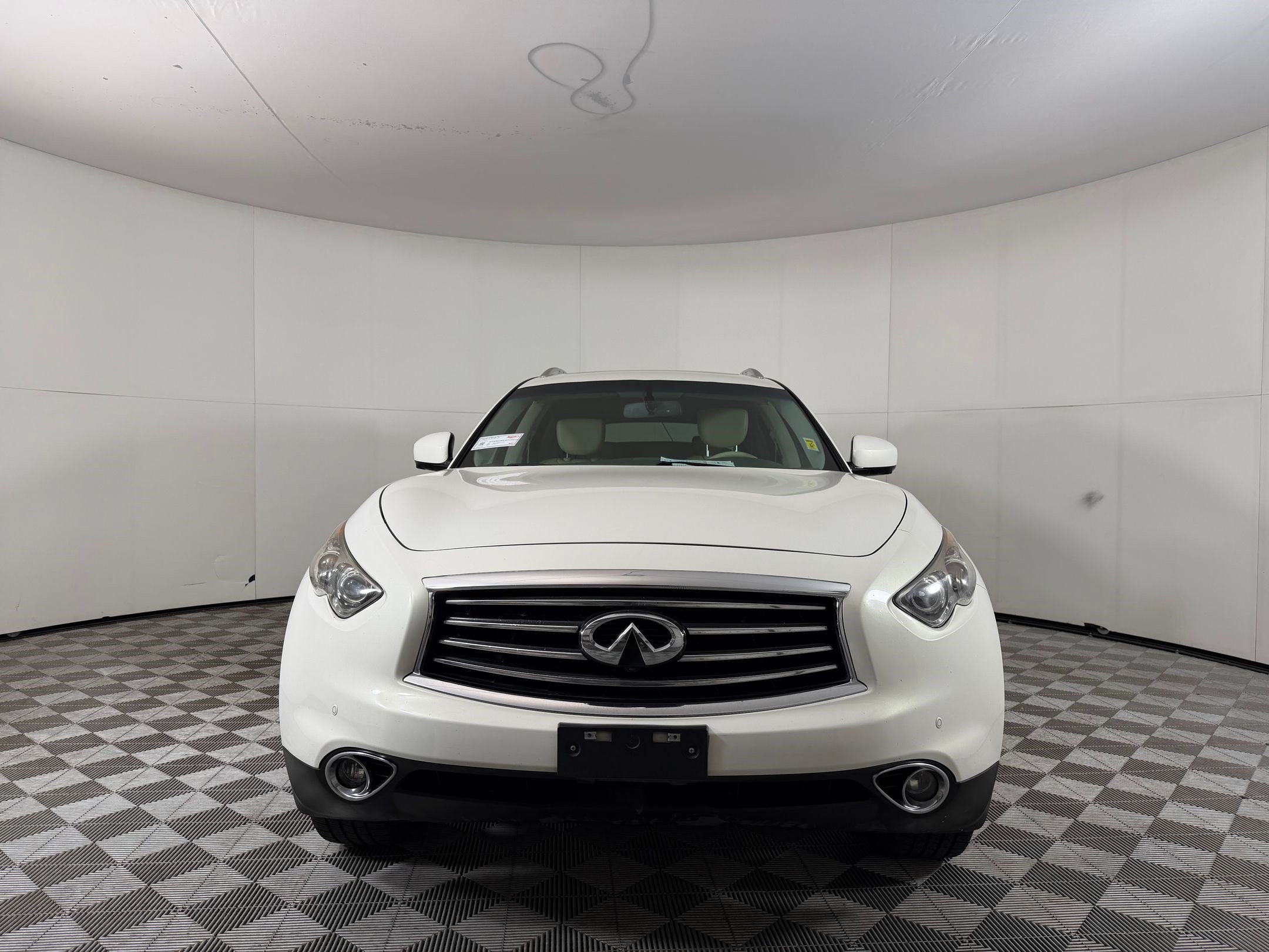 Used 2016 INFINITI QX70 AWD w/ Premium Package image 6