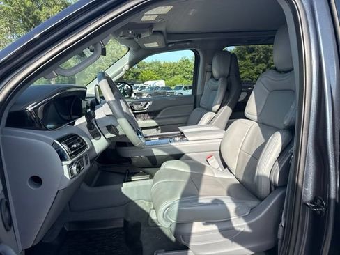 Used 2021 Lincoln Navigator L Reserve w/ Luxury Package AWD/4WD image 27