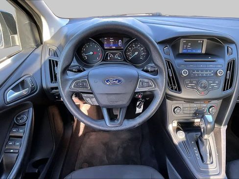 Used 2015 Ford Focus SE FWD image 6