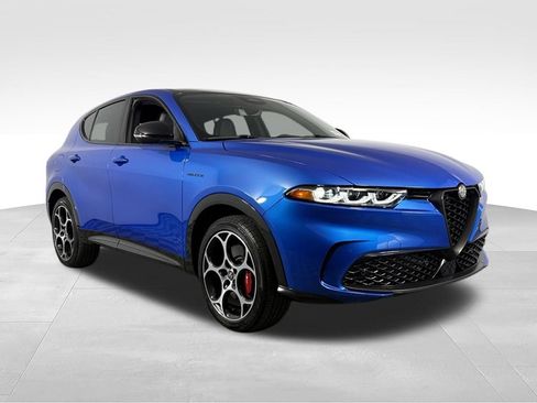 Used 2024 Alfa Romeo Tonale Veloce w/ Premium Interior Package AWD/4WD image 4