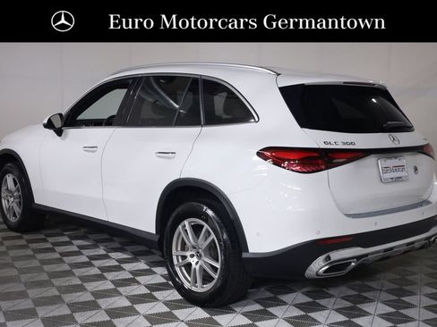 Used 2023 Mercedes-Benz GLC 300 4MATIC image 4