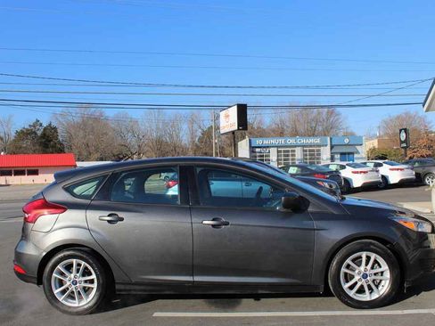 Used 2018 Ford Focus SE image 4